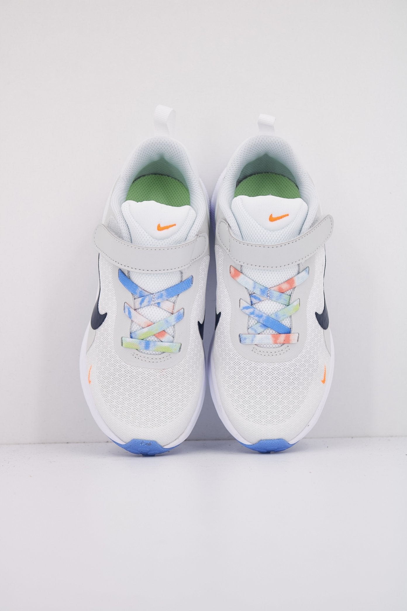 NIKE en color GRIS (3)