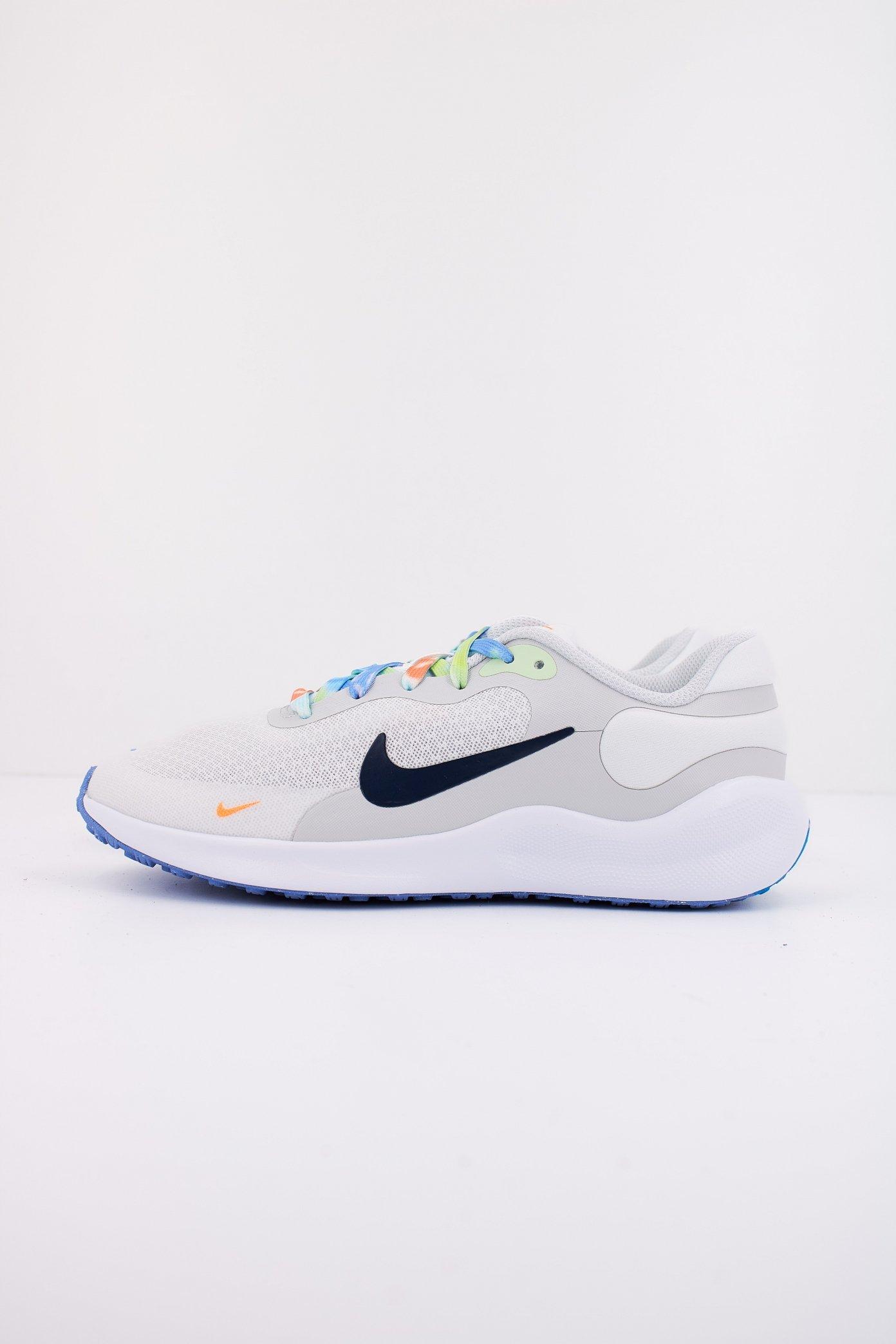 NIKE NIKE REVOLUTION en color BLANCO (1)