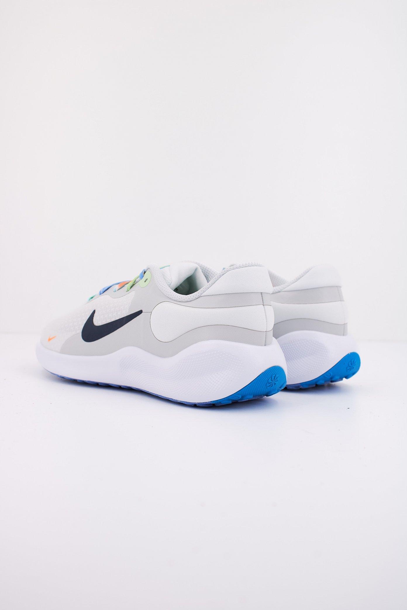 NIKE NIKE REVOLUTION en color BLANCO (3)