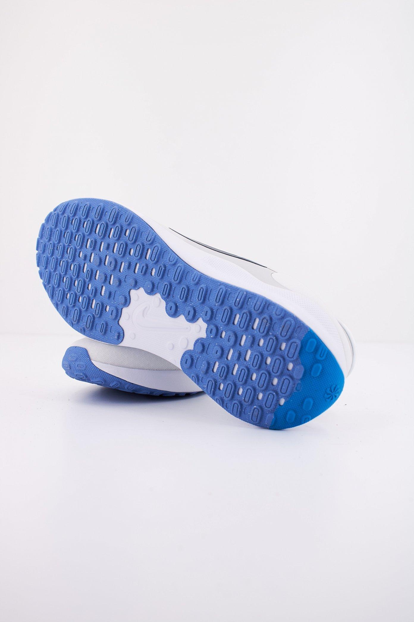 NIKE NIKE REVOLUTION en color BLANCO (4)