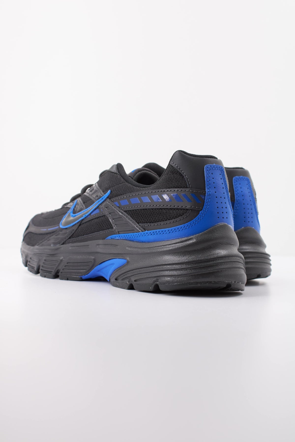 NIKE en color NEGRO (4)