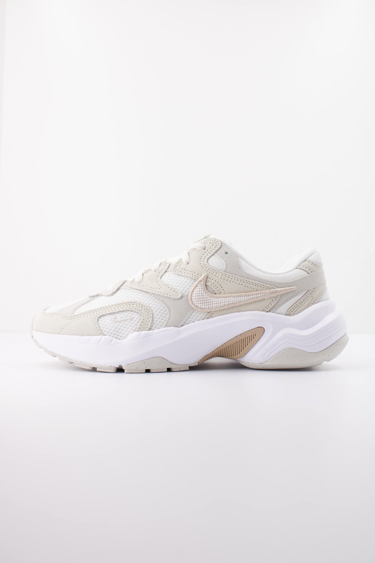 NIKE W NIKE AL en color BEIS (1)