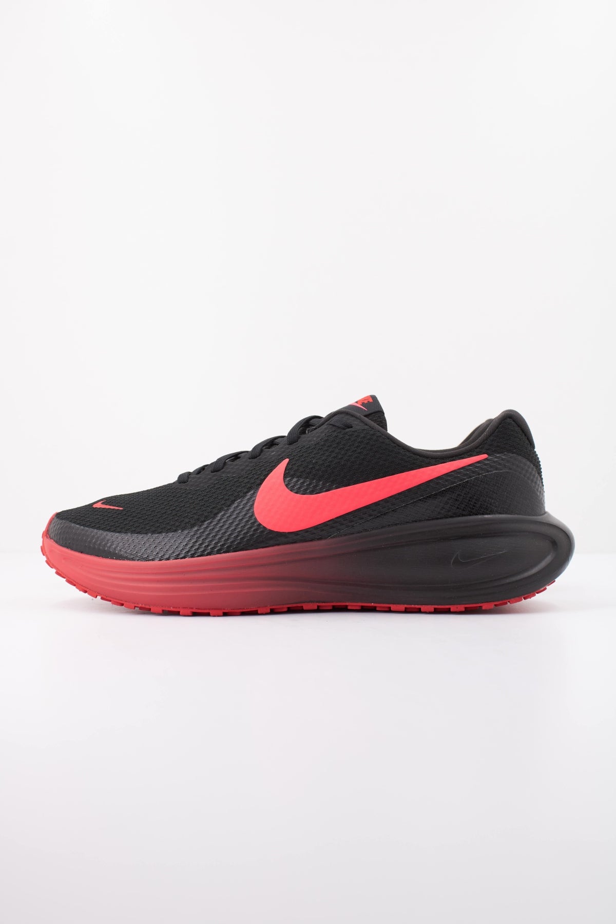 NIKE NIKE REVOLUTION en color NEGRO (1)