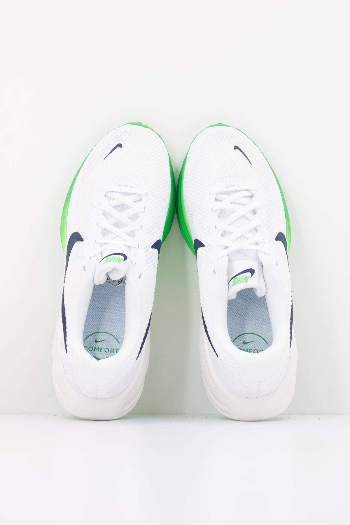 NIKE NIKE REVOLUTION en color BLANCO (3)