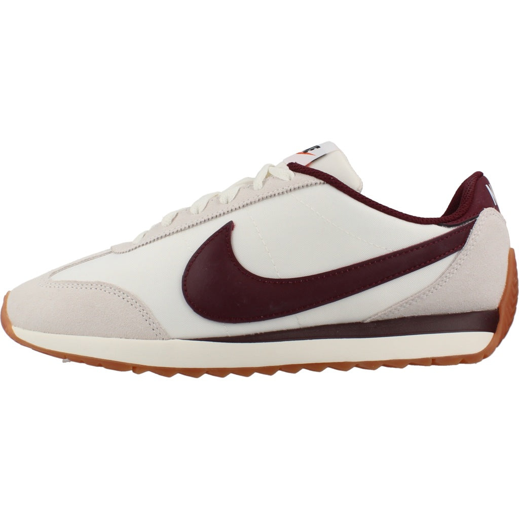 NIKE W NIKE PACIFIC en color BEIS (2)