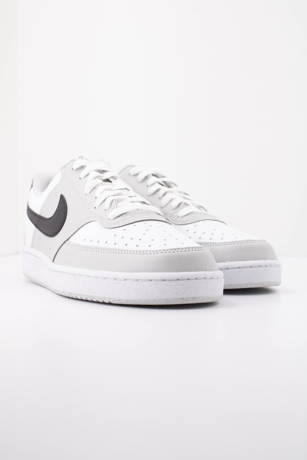 NIKE NIKE COURT VISION LO en color GRIS (2)