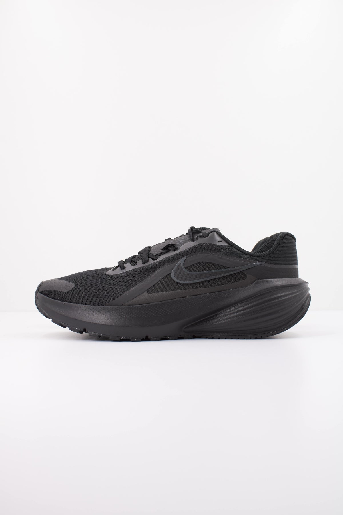 NIKE NIKE DOWNSHIFTER en color NEGRO (1)