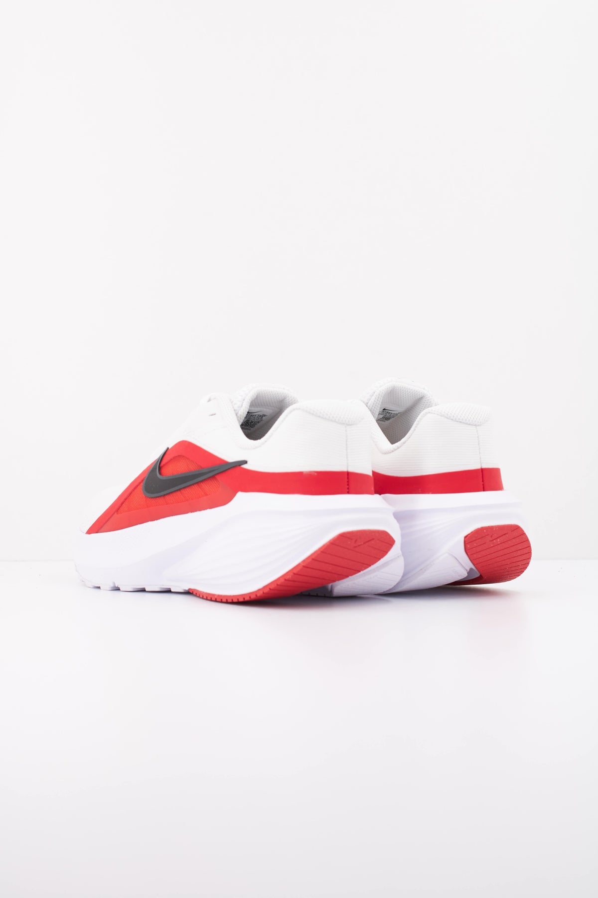 NIKE NIKE DOWNSHIFTER en color BLANCO (4)