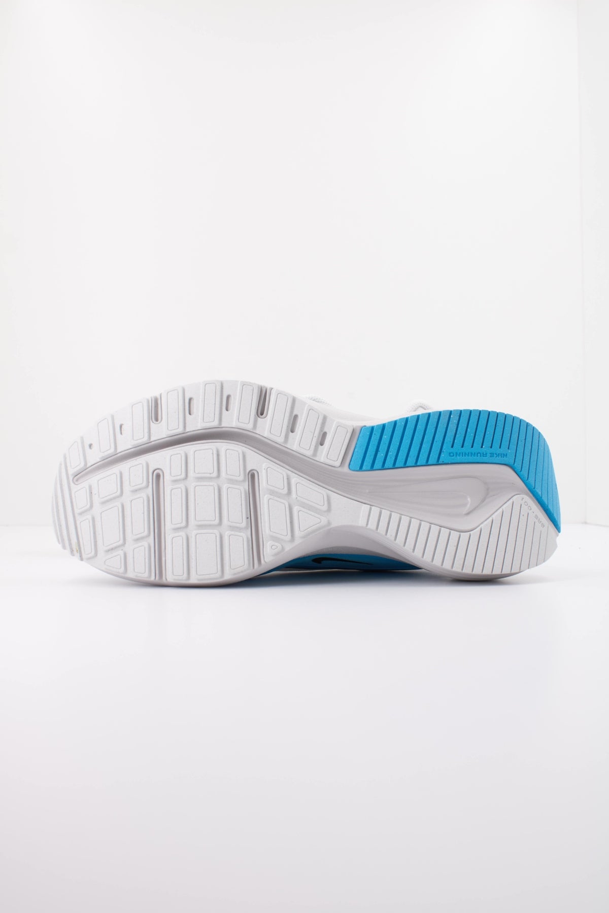 NIKE NIKE DOWNSHIFTER en color BLANCO (5)