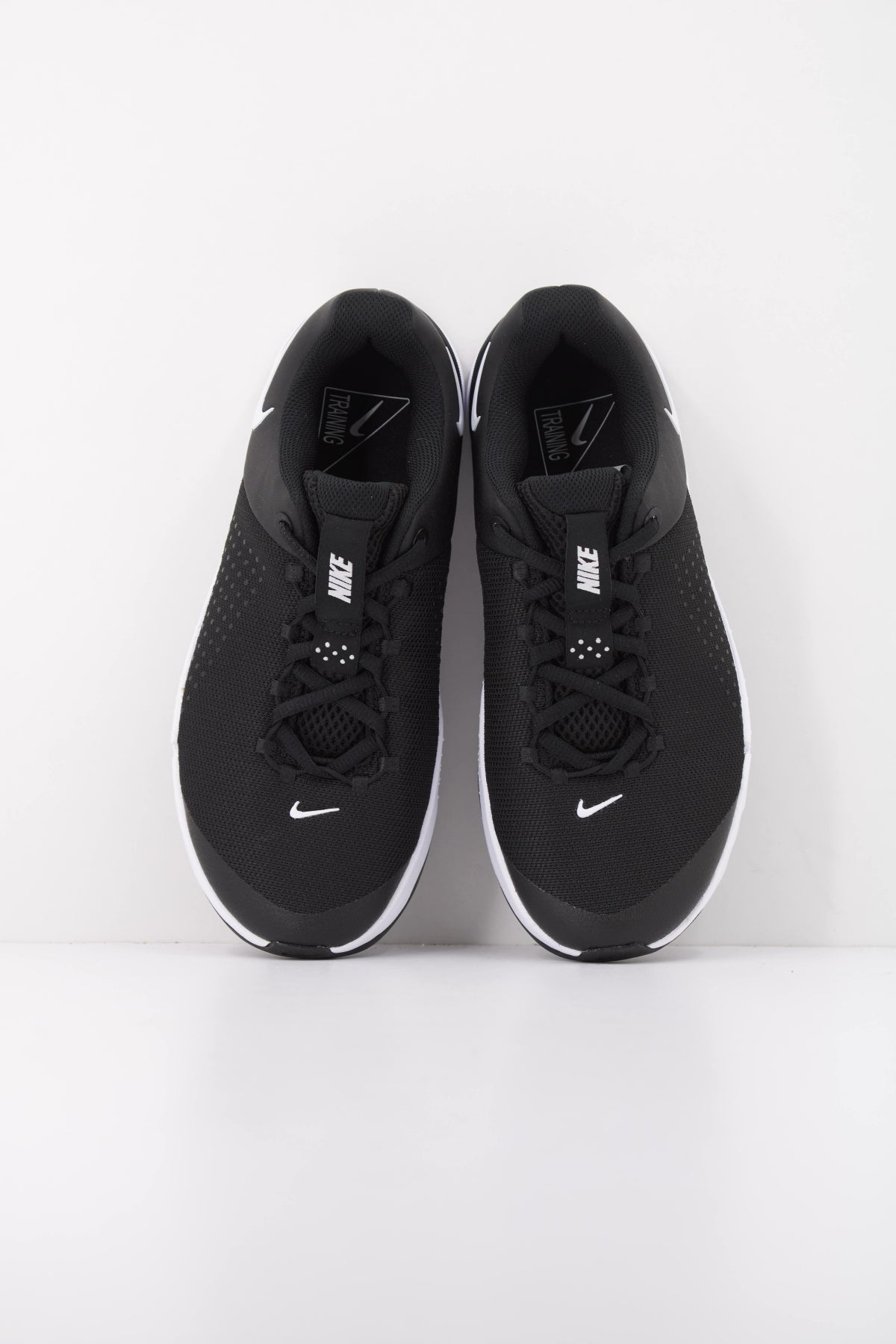 NIKE M NIKE MC TRAINER en color NEGRO (3)