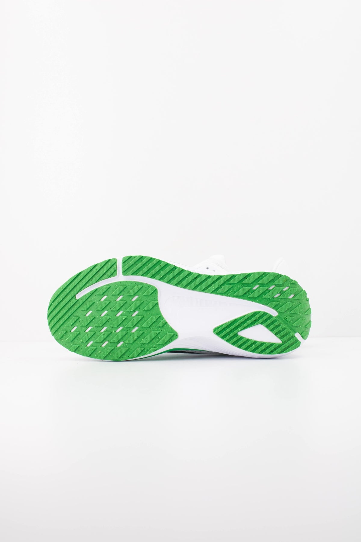 NIKE NIKE QUEST en color BLANCO (5)