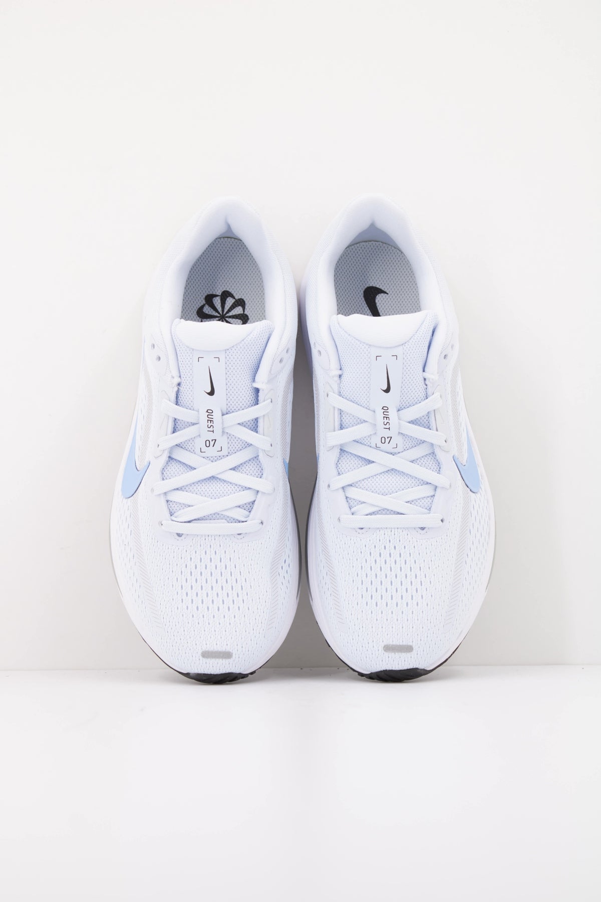 NIKE W NIKE QUEST en color AZUL (3)