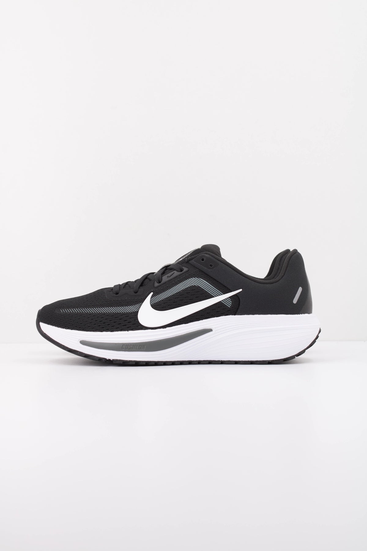NIKE W NIKE QUEST en color NEGRO (1)