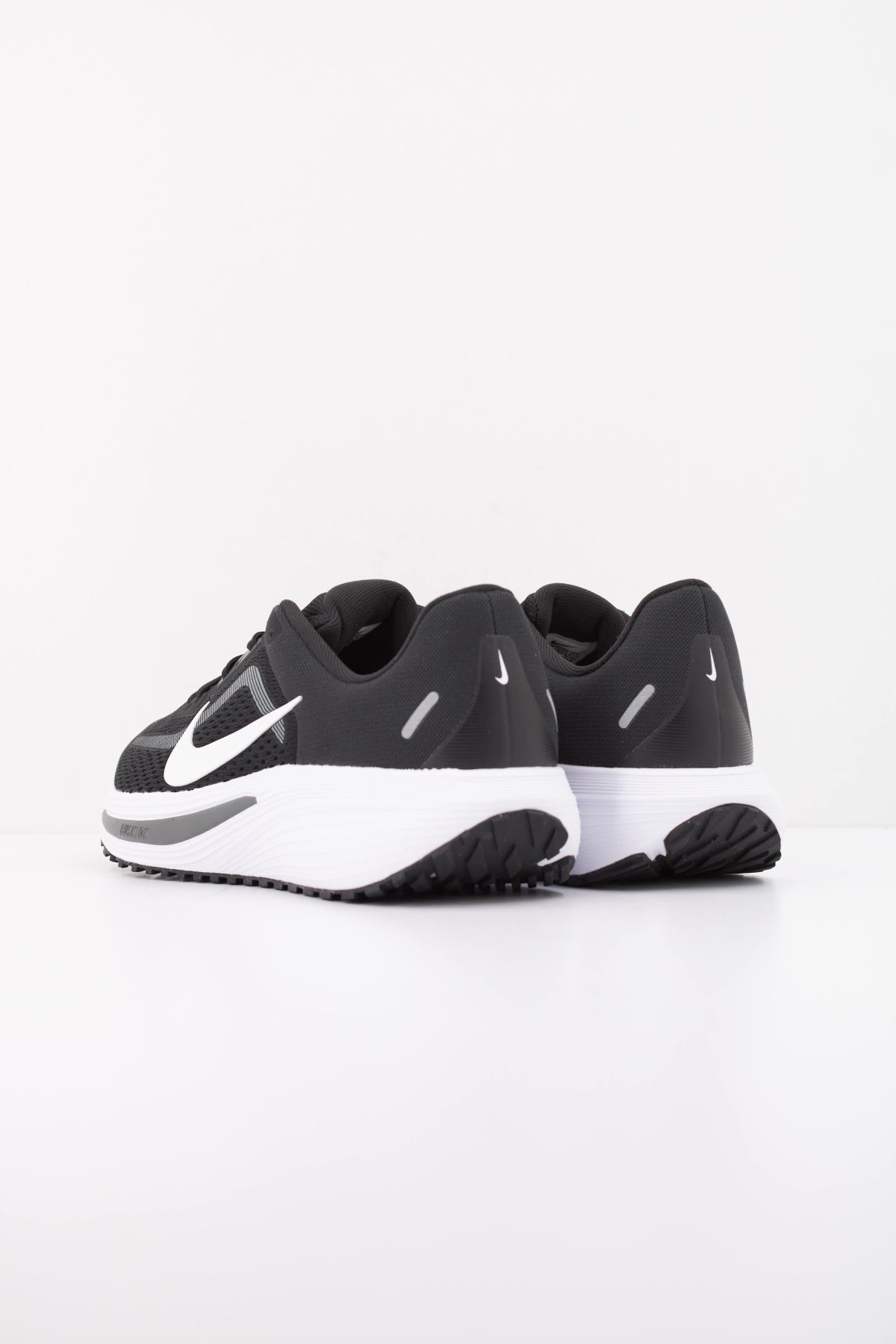NIKE W NIKE QUEST en color NEGRO (4)