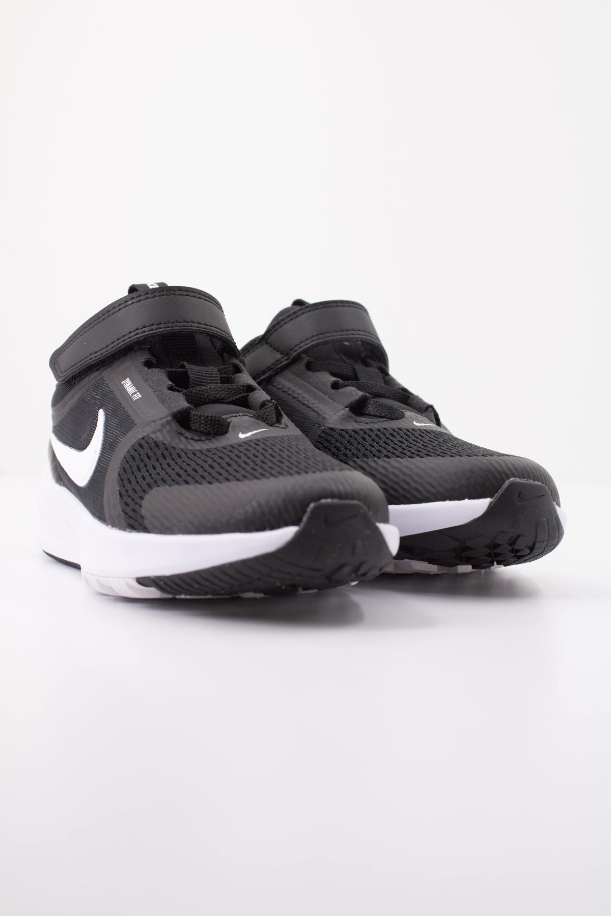 NIKE NIKE STAR RUNNER PS en color NEGRO (2)