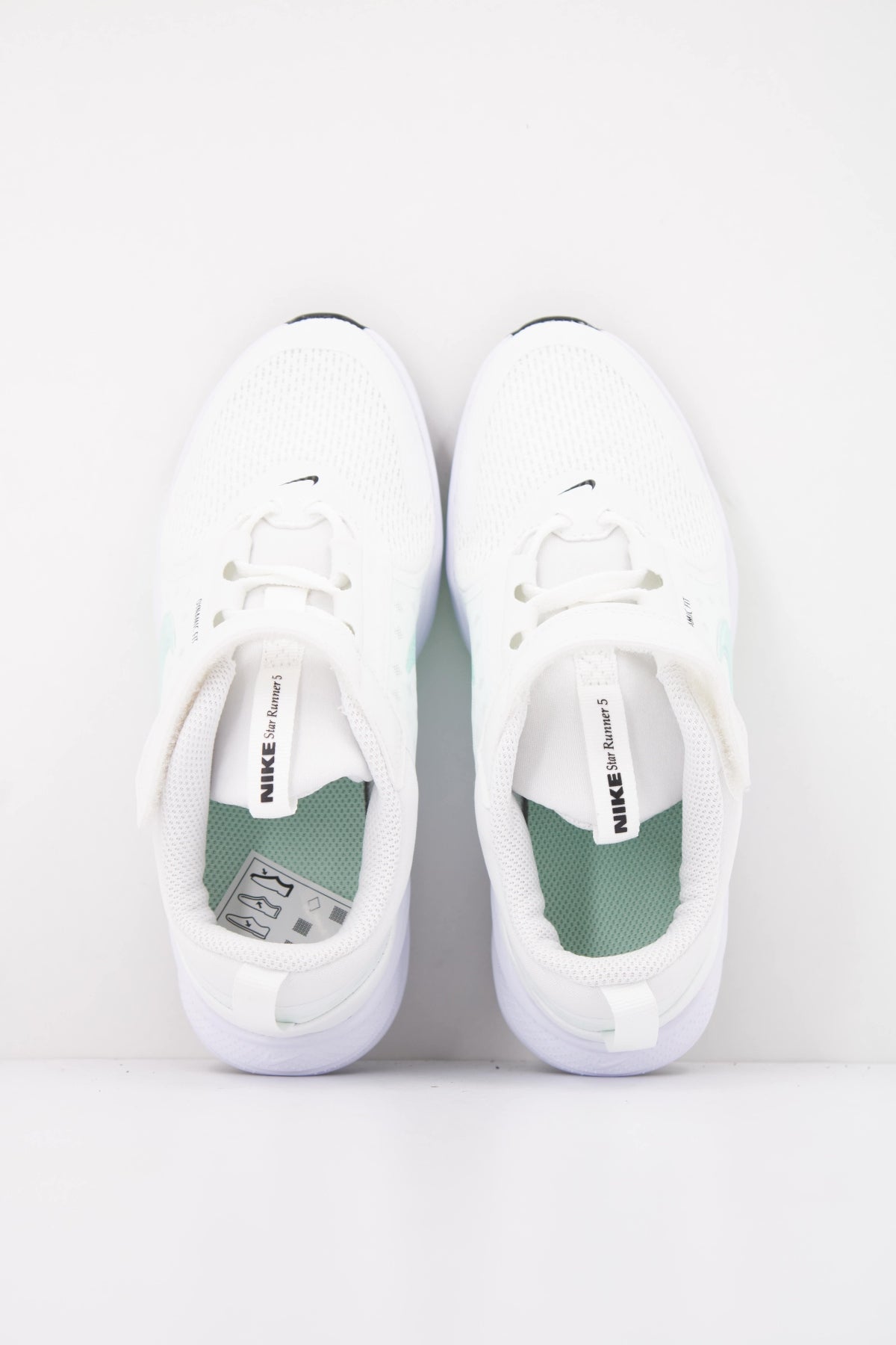 NIKE NIKE STAR RUNNER PS en color BLANCO (3)