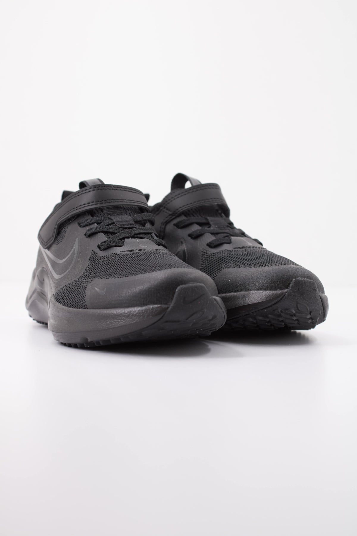 NIKE NIKE COSMIC RUNNER PSV en color NEGRO (2)