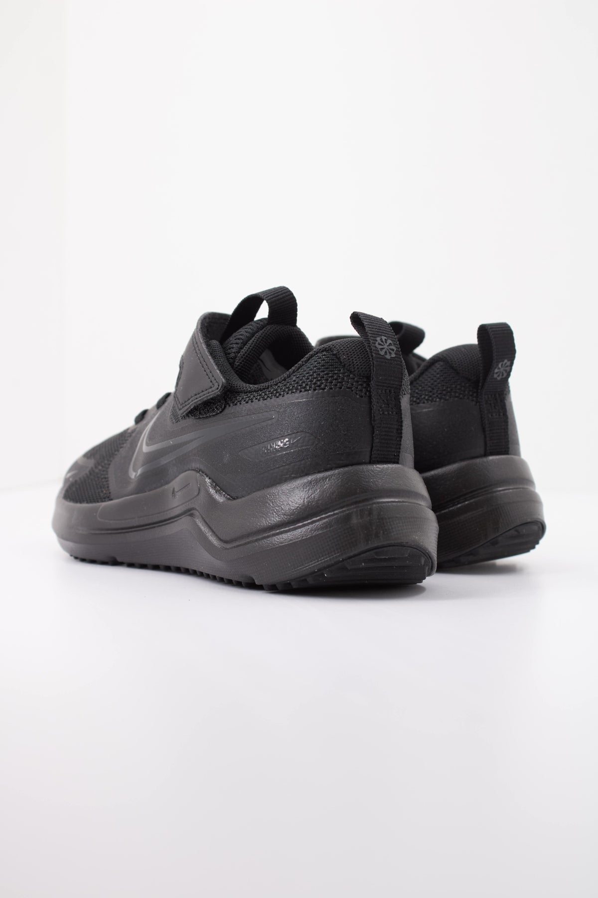 NIKE NIKE COSMIC RUNNER PSV en color NEGRO (4)