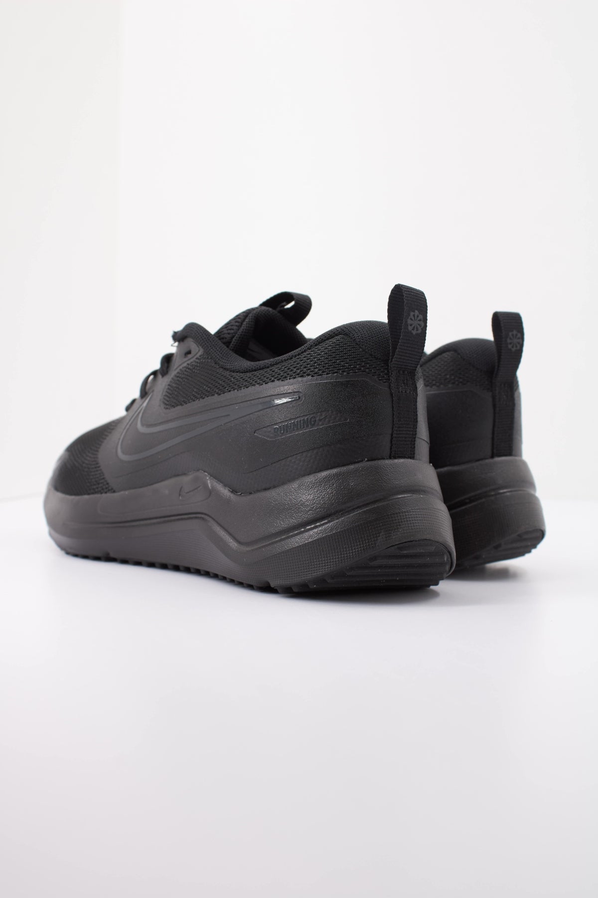 NIKE NIKE COSMIC RUNNER GS en color NEGRO (4)