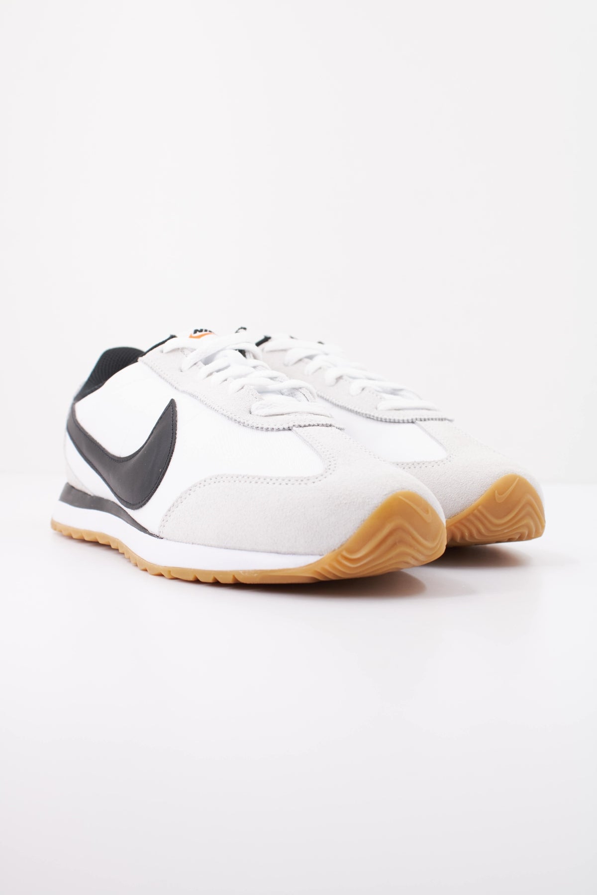 NIKE NIKE PACIFIC GS en color BLANCO (2)