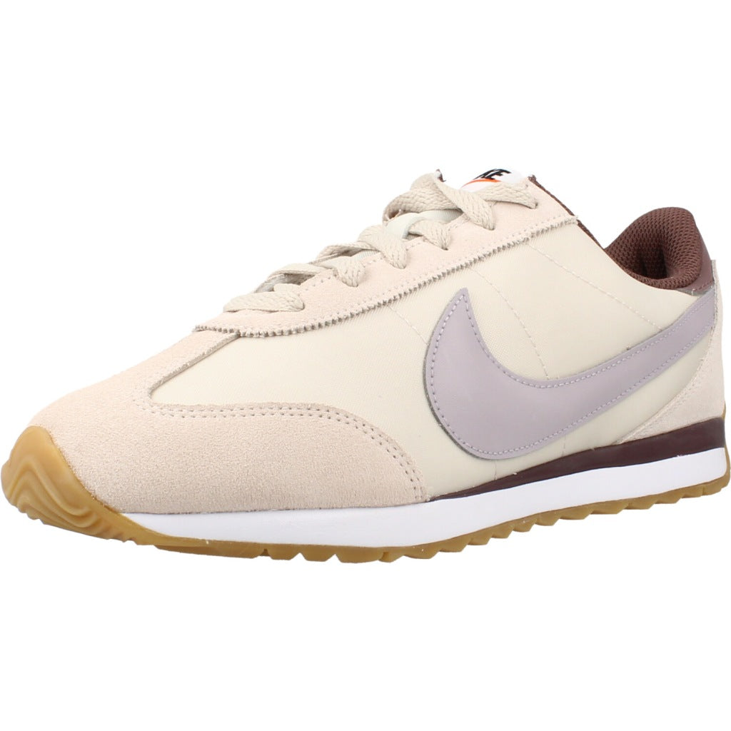 NIKE NIKE PACIFIC GS en color NUDE (1)