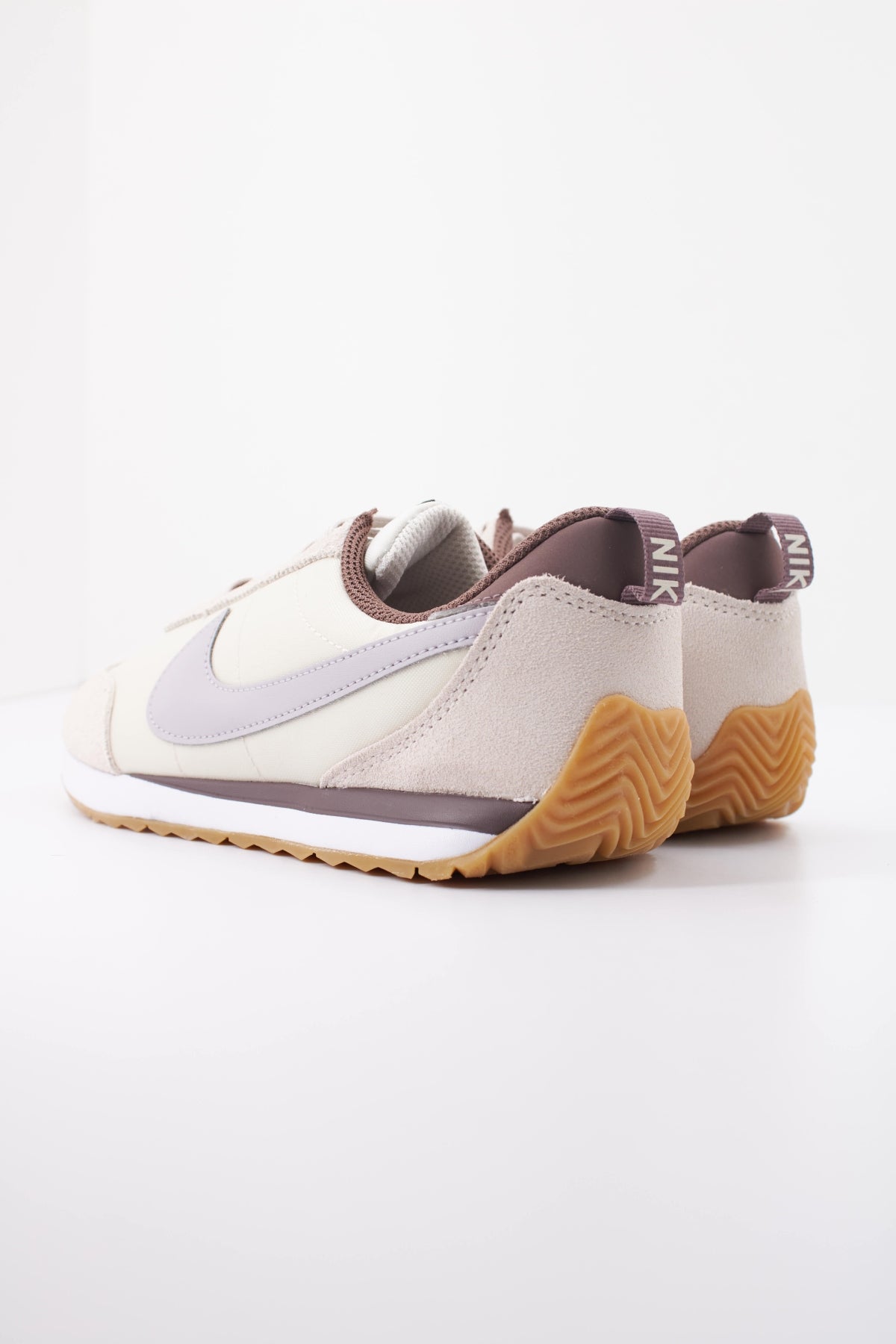NIKE NIKE PACIFIC PS en color MARRON (4)