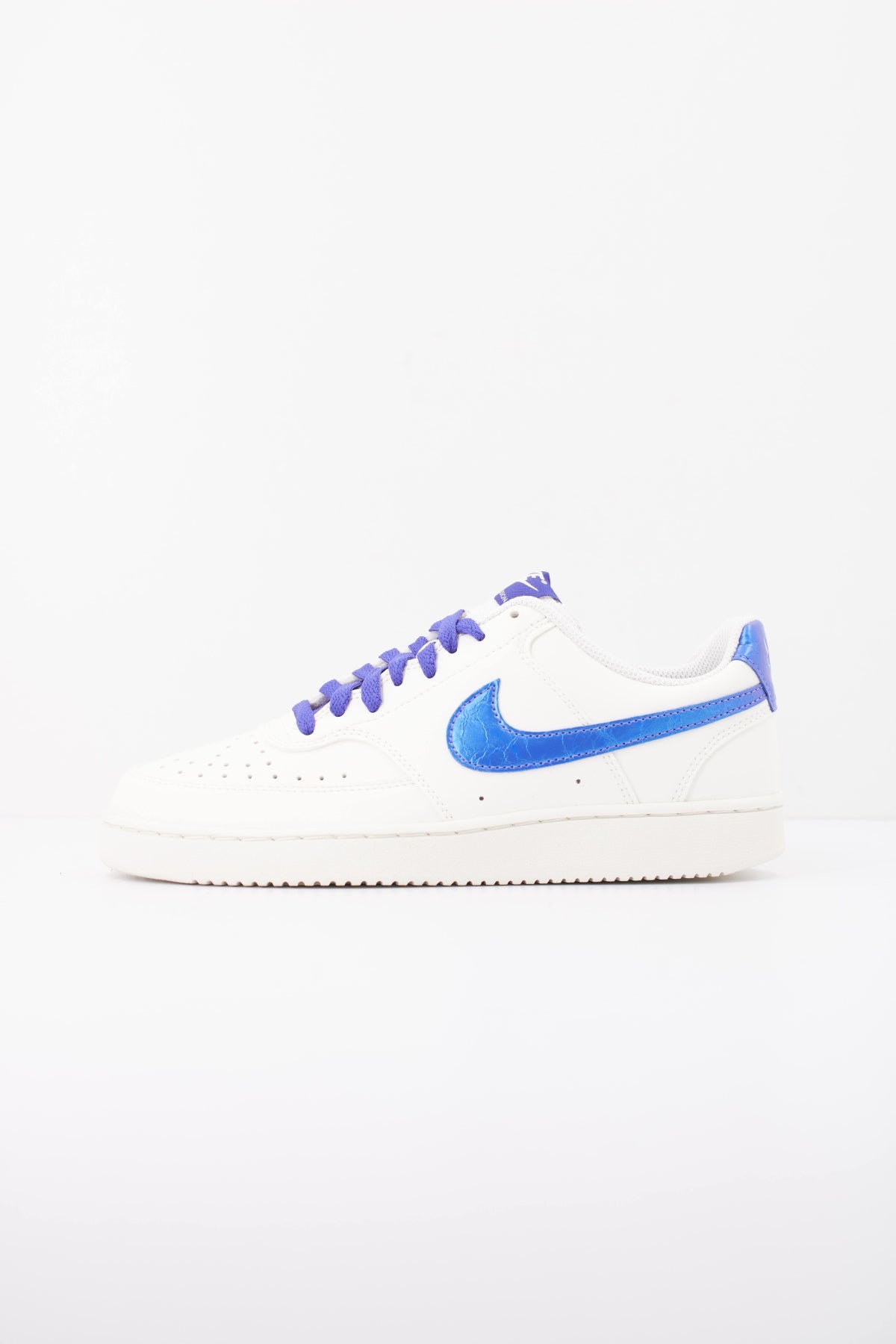 NIKE W NIKE COURT VISION LO SE en color BLANCO (1)