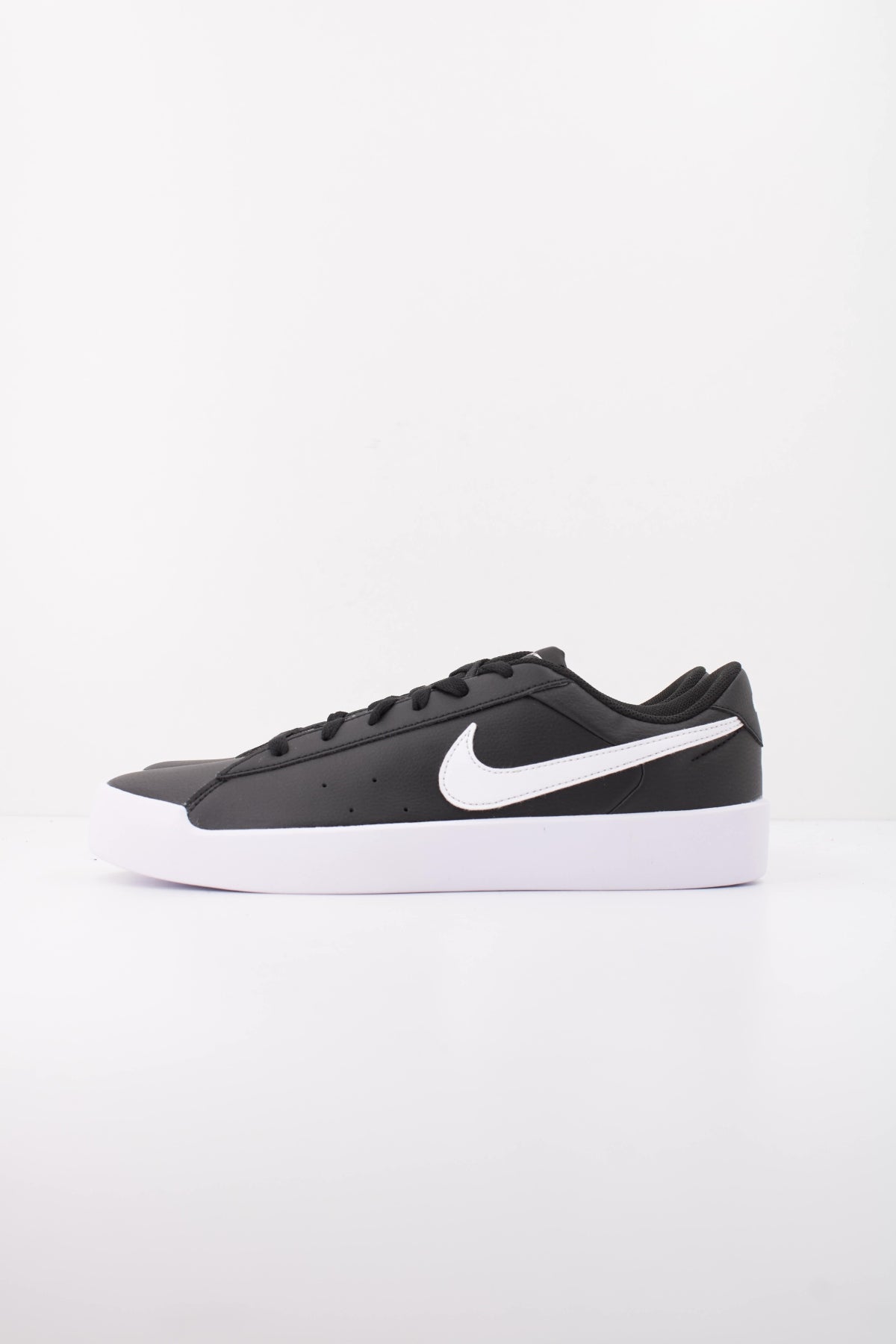NIKE NIKE COURT HERITAGE SL en color NEGRO (1)