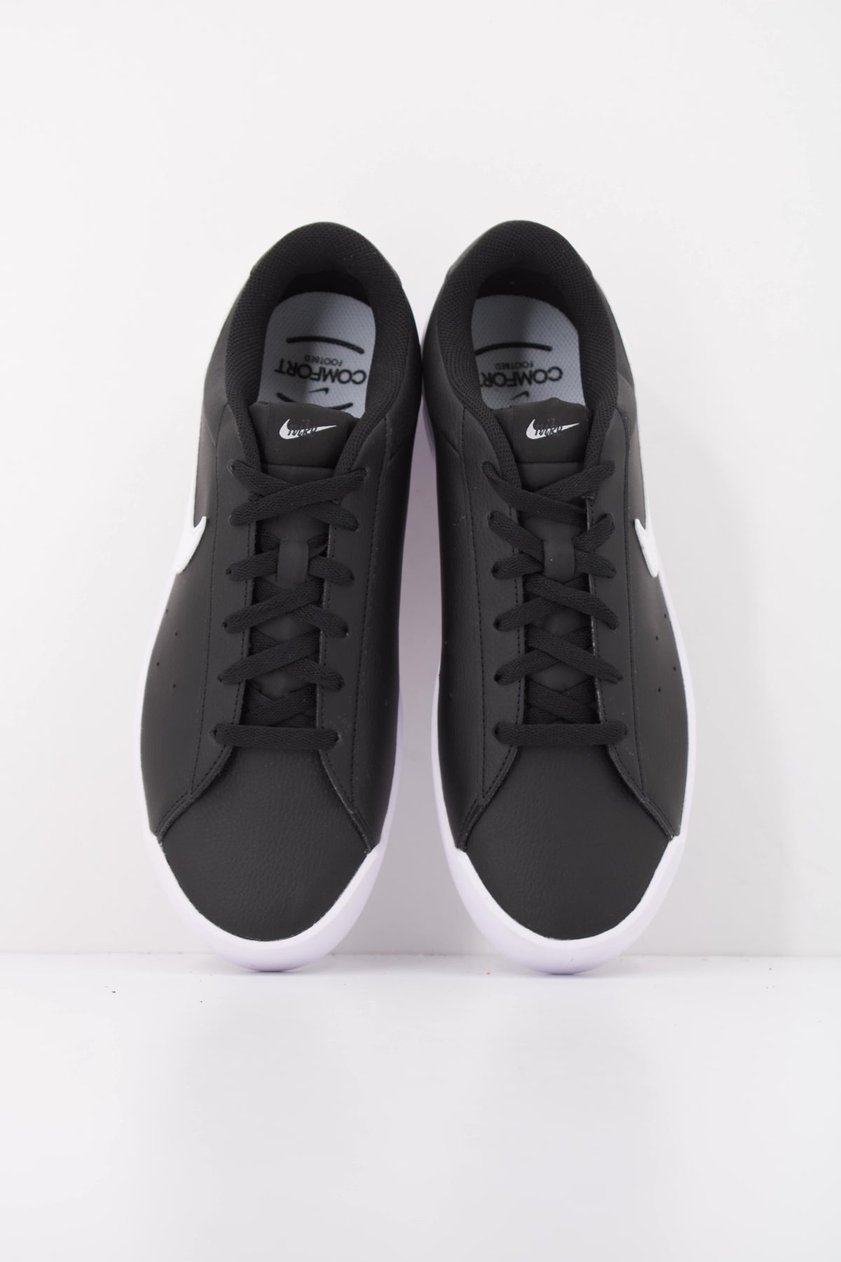 NIKE NIKE COURT HERITAGE SL en color NEGRO (3)