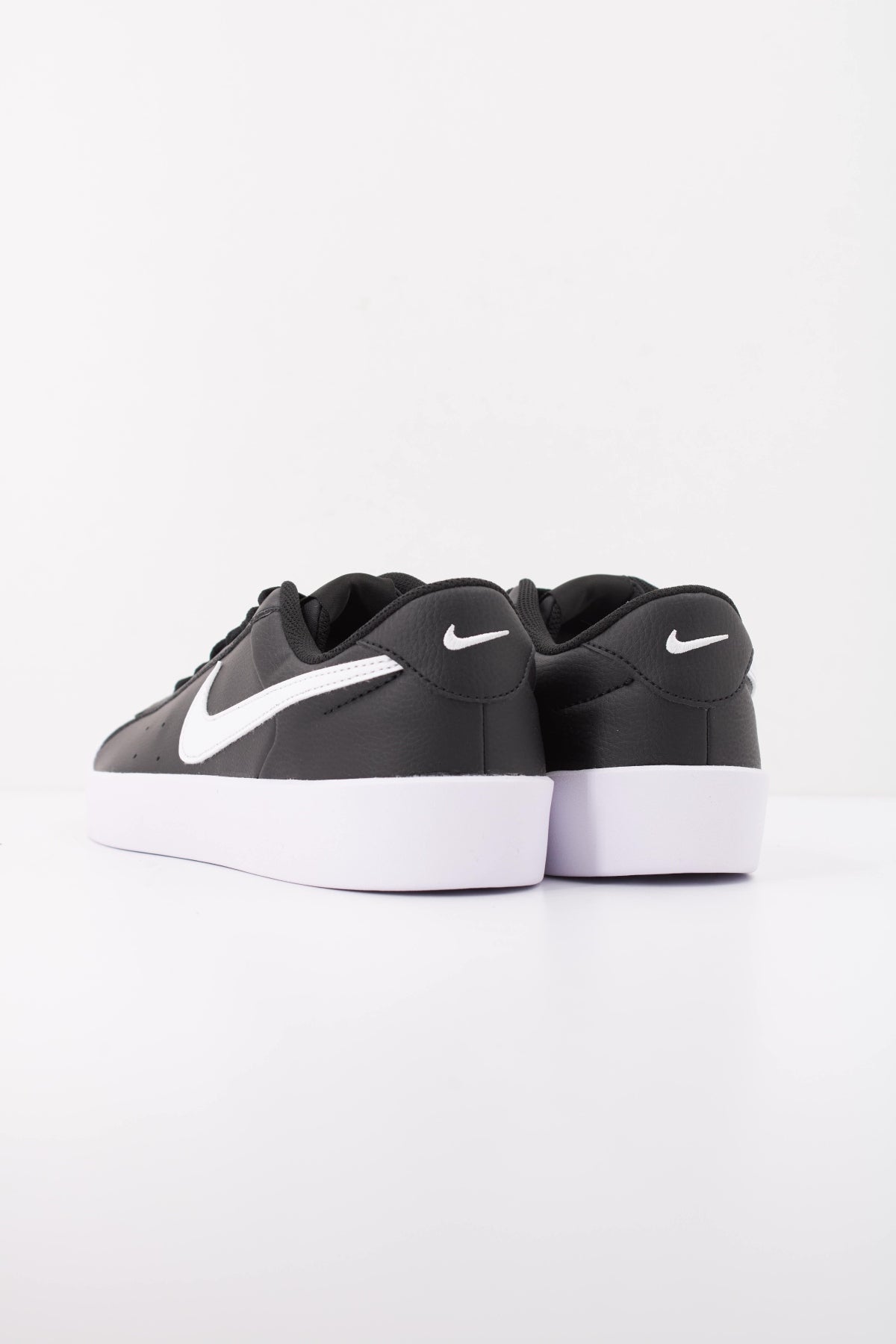NIKE NIKE COURT HERITAGE SL en color NEGRO (4)