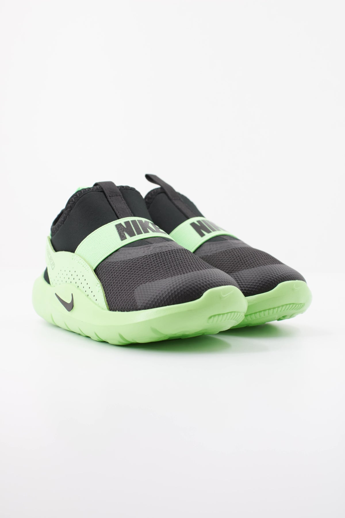 NIKE FLEX RUNNER TD en color NEGRO (2)