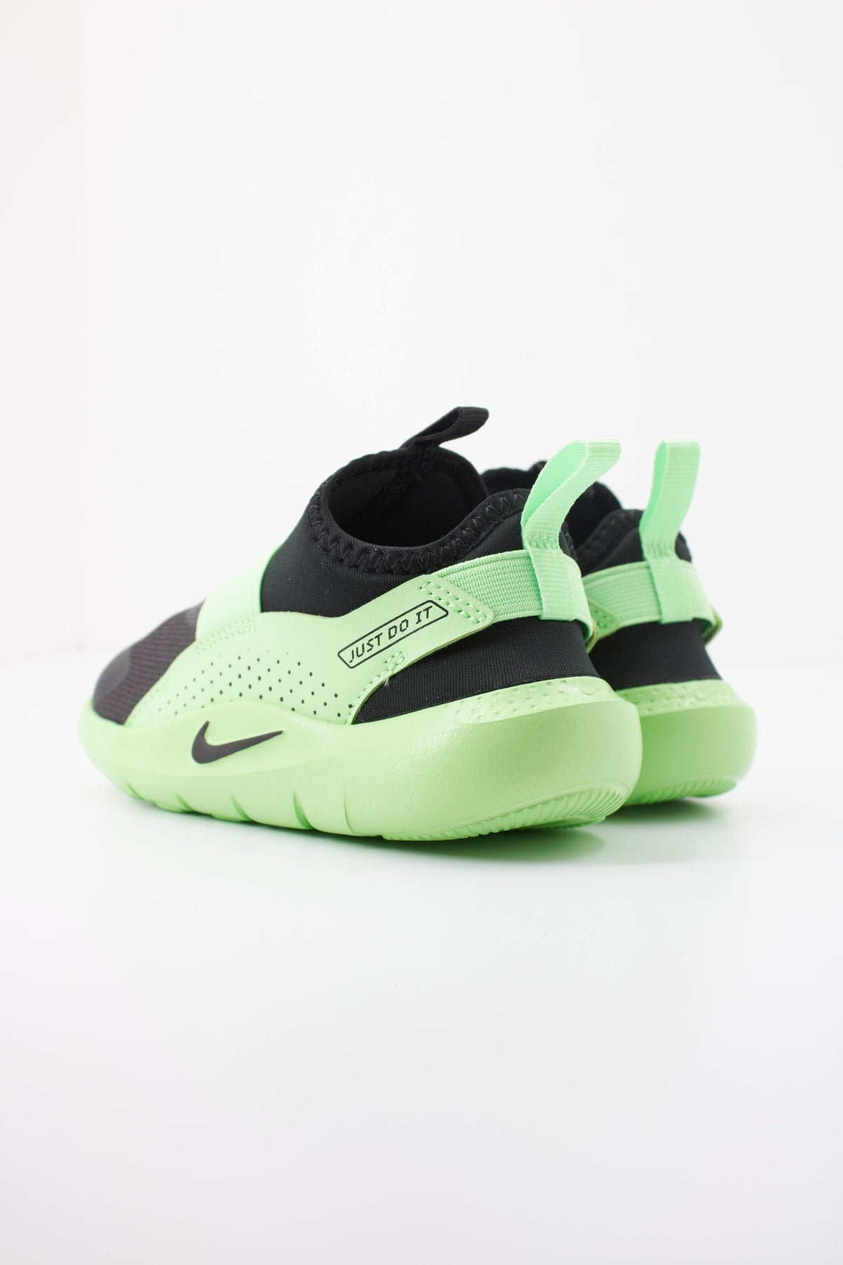 NIKE FLEX RUNNER TD en color NEGRO (4)