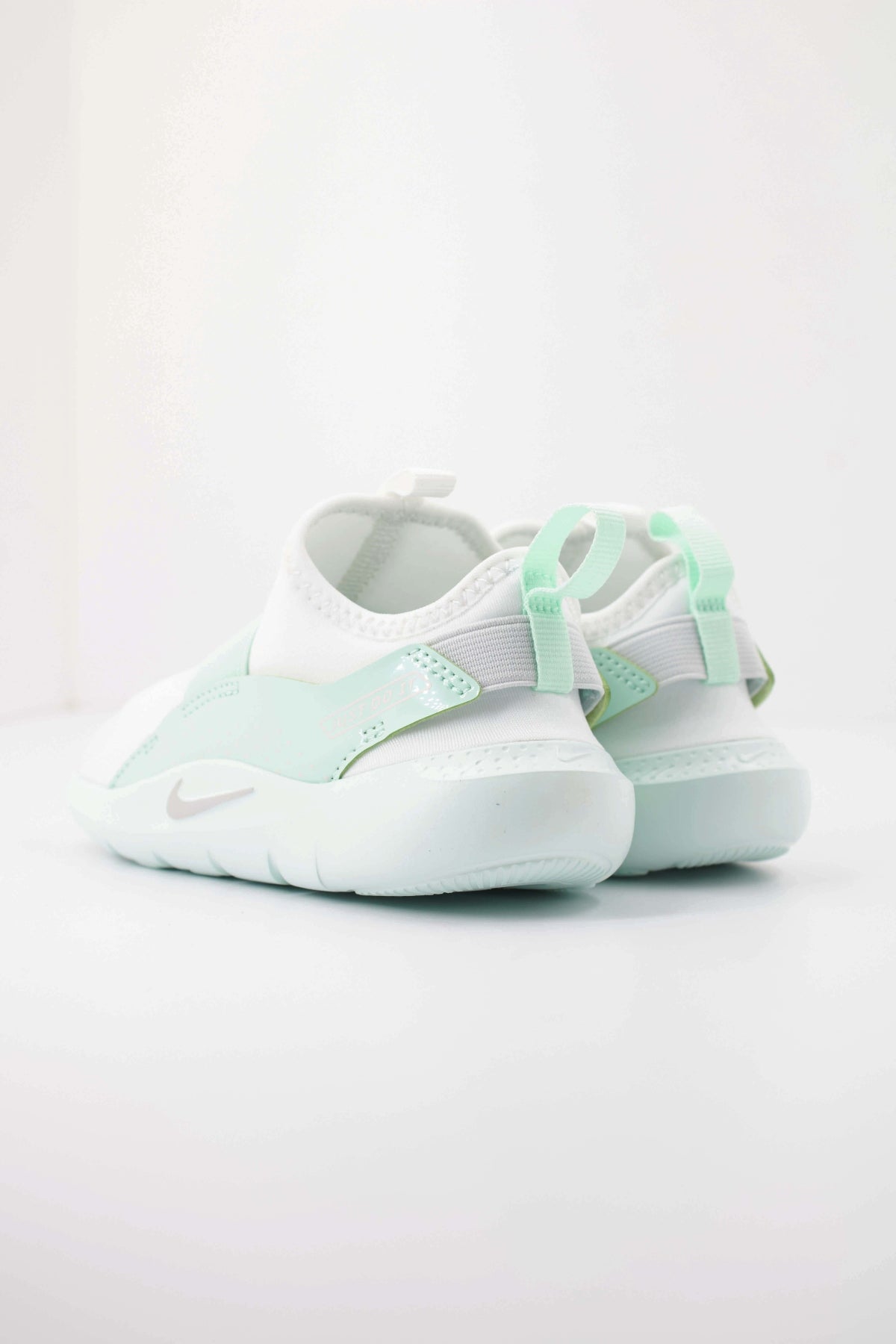 NIKE FLEX RUNNER TD en color BLANCO (4)