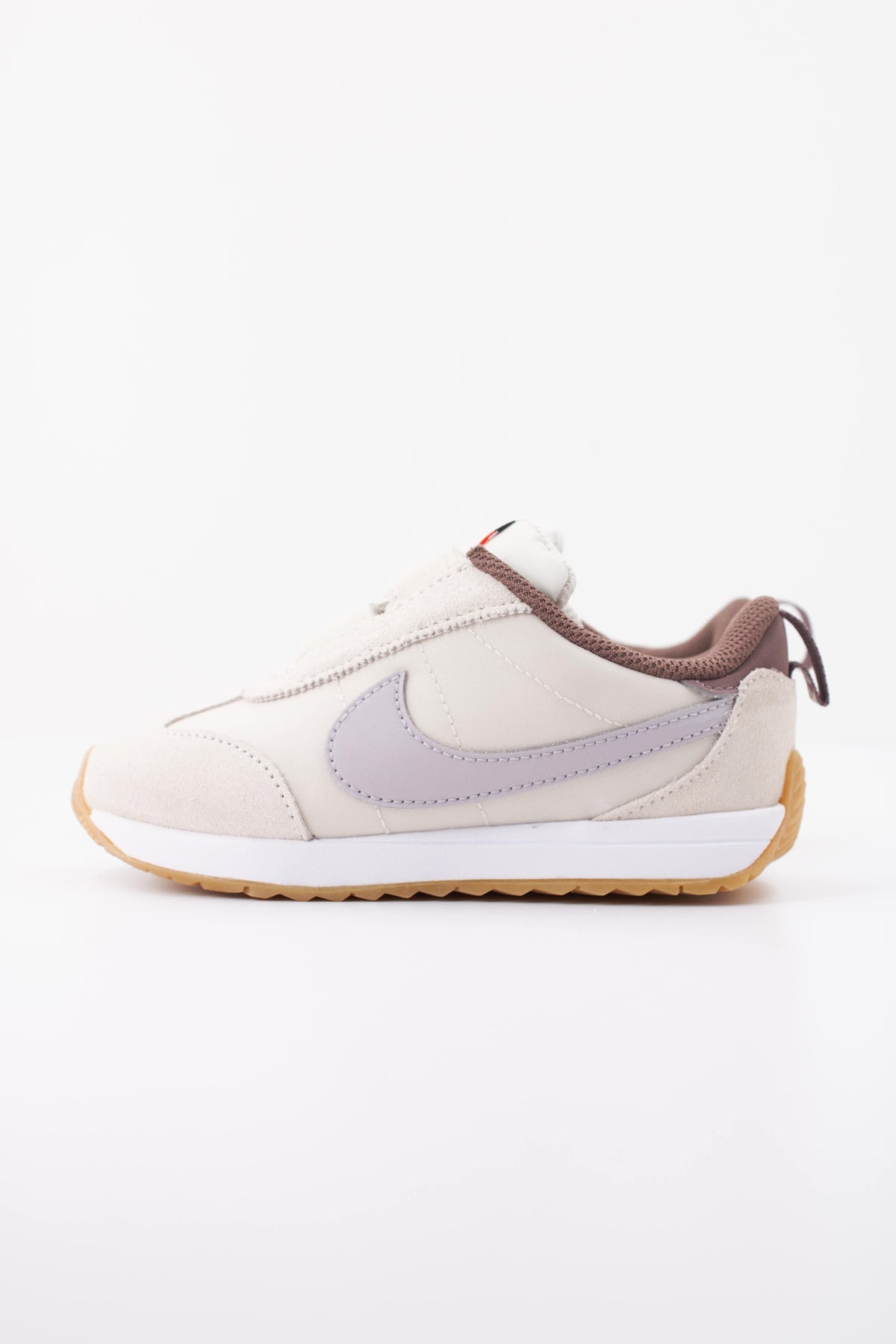 NIKE NIKE PACIFIC TD en color MARRON (1)