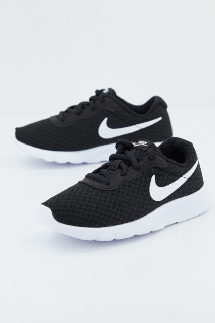 NIKE TANJUN en color NEGRO (1)