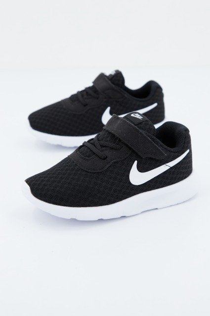 NIKE TANJUN en color NEGRO (1)