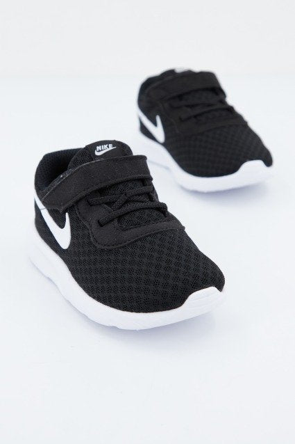 NIKE TANJUN en color NEGRO (2)