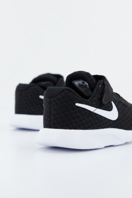 NIKE TANJUN en color NEGRO (3)