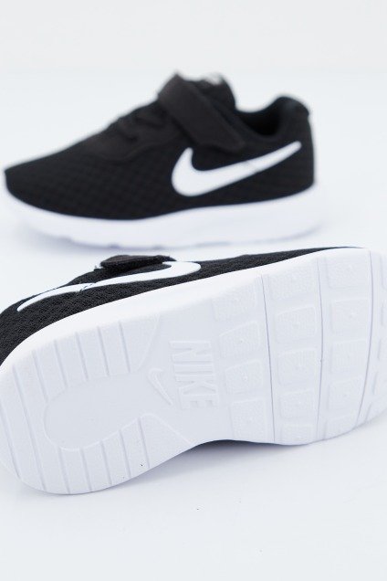 NIKE TANJUN en color NEGRO (4)