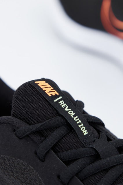 NIKE REVOLUTION en color NEGRO (4)