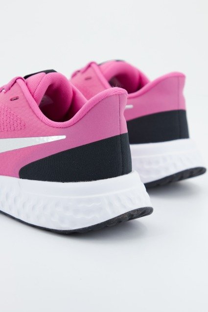 NIKE REVOLUTION GS en color ROSA (4)