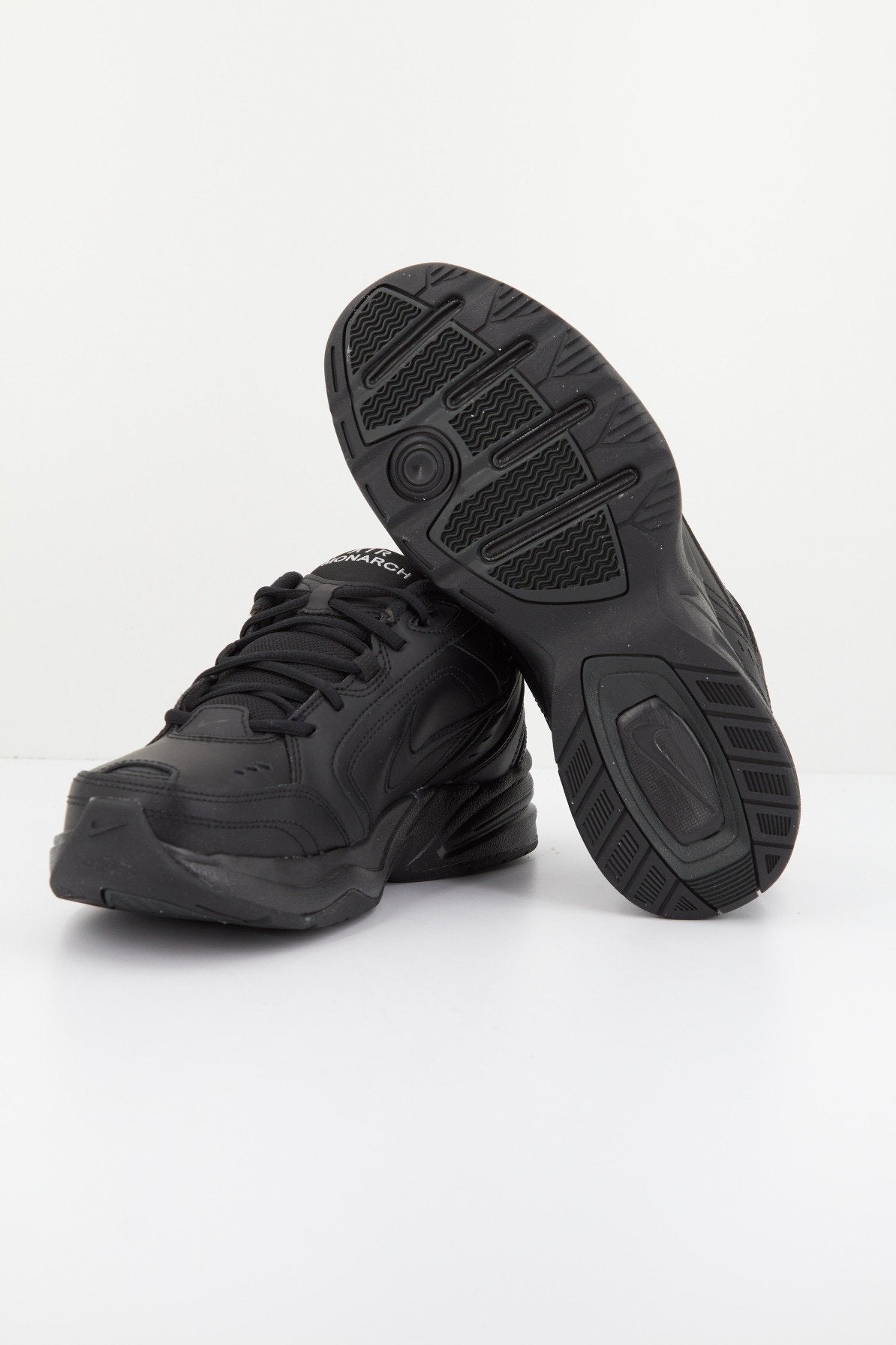 NIKE AIR MONARCH IV en color NEGRO (4)