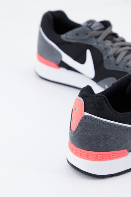 NIKE VENTURE RUNNER en color GRIS (4)