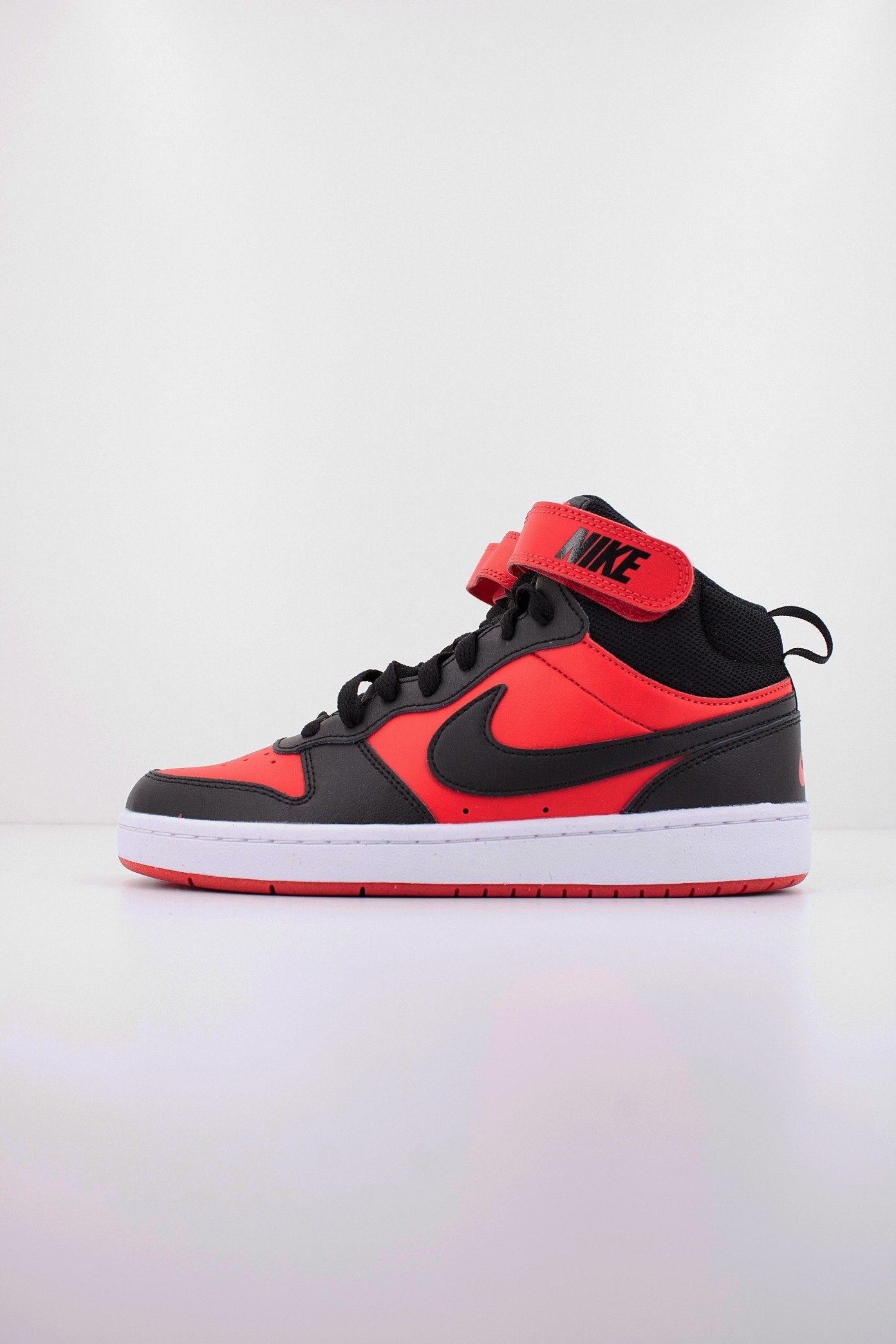 NIKE COURT BOROUGH MID en color ROJO (1)