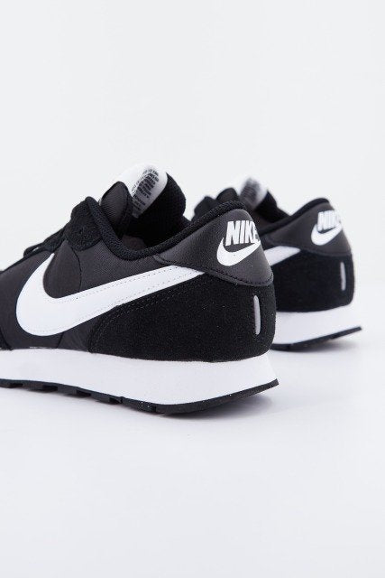 NIKE MD VALIANT BIG KIDS' SH en color NEGRO (3)
