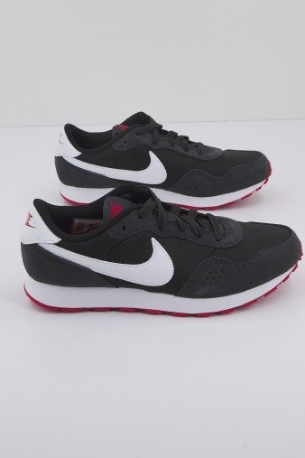 NIKE MD VALIANT BIG KIDS' SH en color NEGRO (2)