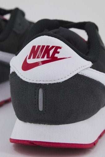 NIKE MD VALIANT BIG KIDS' SH en color NEGRO (4)