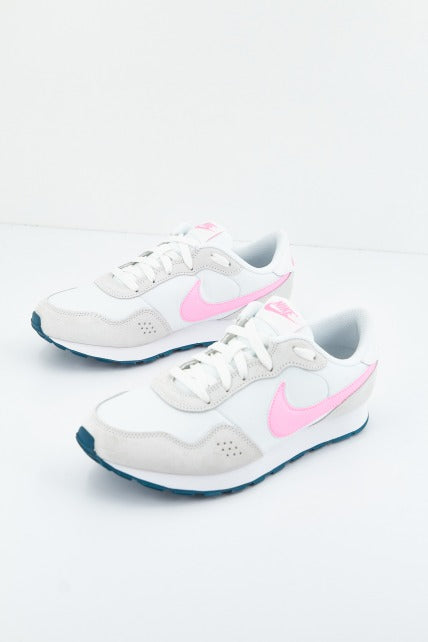 NIKE MD VALIANT BIG KIDS' SH en color BLANCO (1)