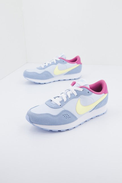 NIKE MD VALIANT BIG KIDS' SH en color AZUL (1)
