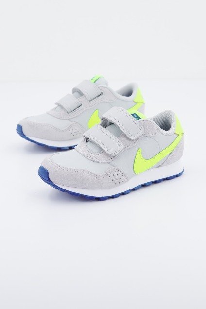 NIKE MD VALIANT en color GRIS (1)